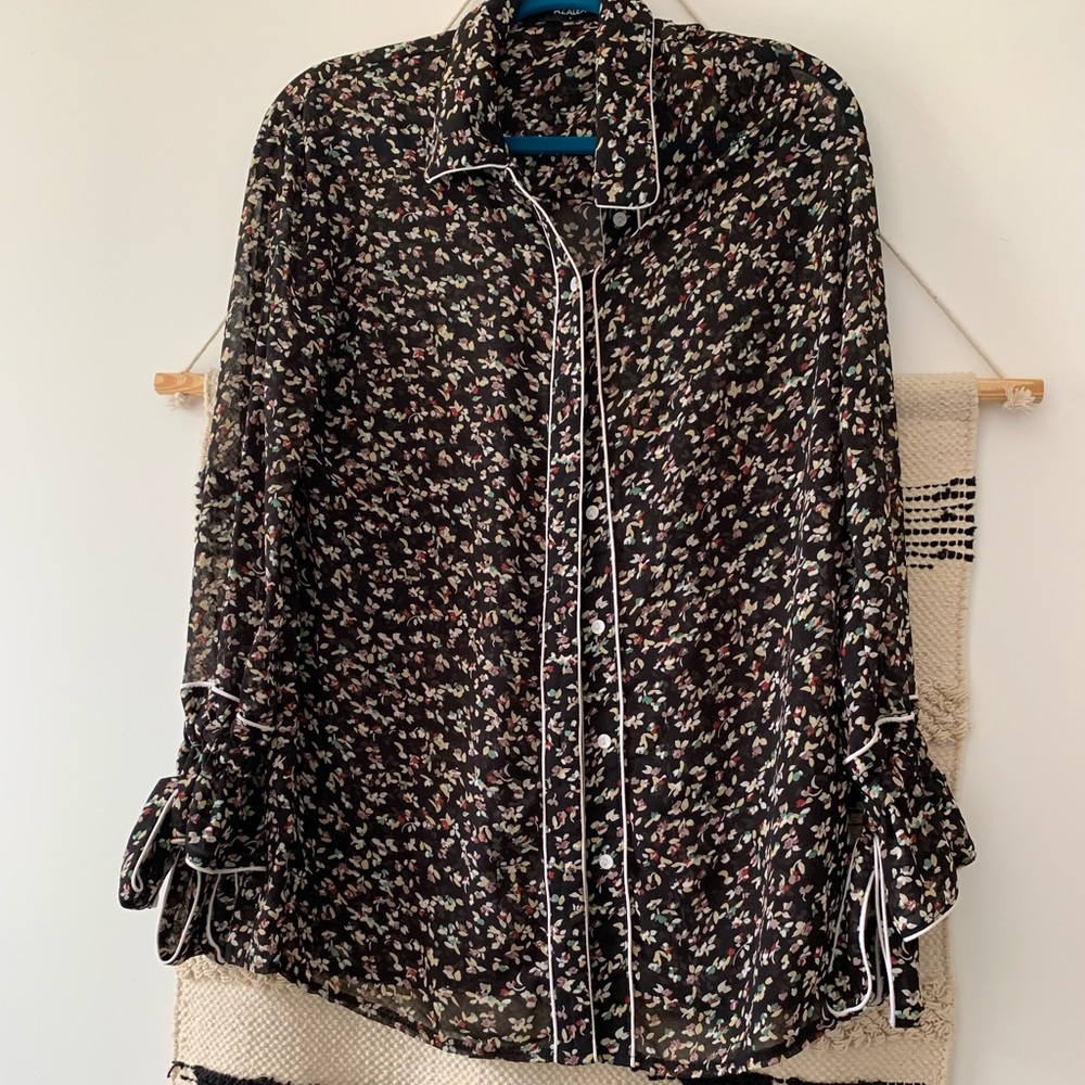 Azalea Tie Sleeve Blouse